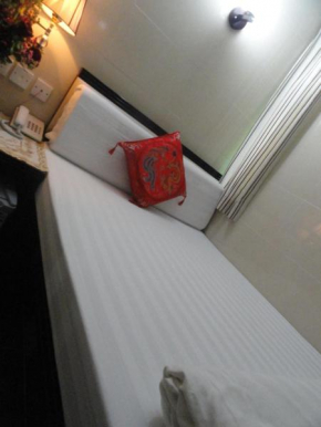Отель Paris Guest House  Гонконг